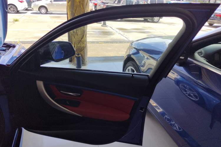 Used BMW 3 Series 2019 320i M Sport Package
