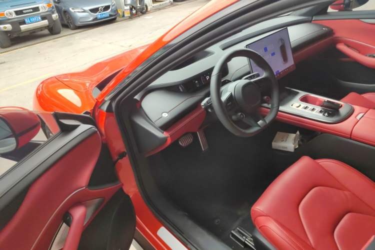 Used Xiaomi Auto SU7 2024 Four-Wheel Drive Ultra-Long Range Advanced Intelligent Driving Max Edition