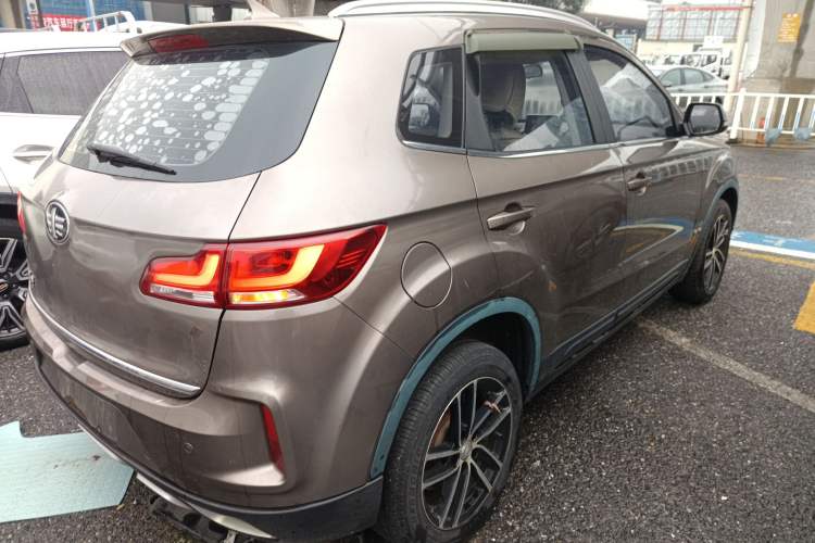 Used Bestune X40 2017 1.6L Automatic Prestige Edition
