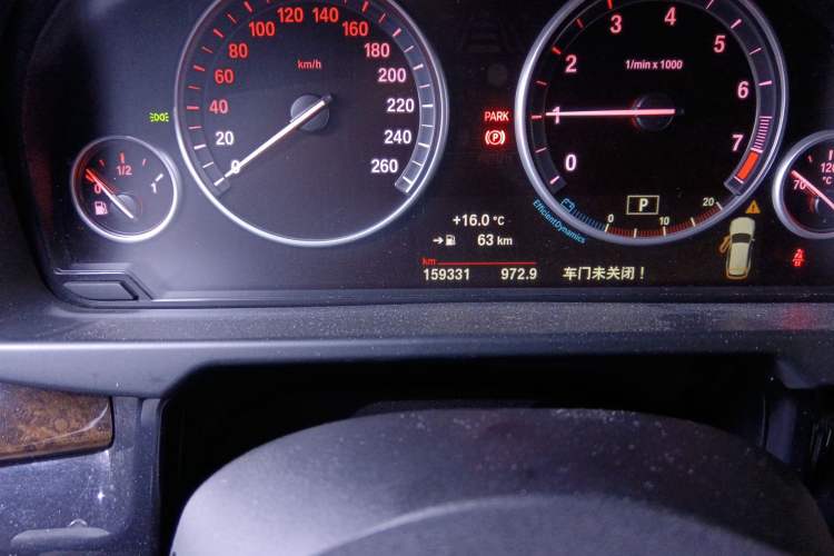 Used BMW X5 2014 xDrive35i Elegant Edition Odometer Close Up