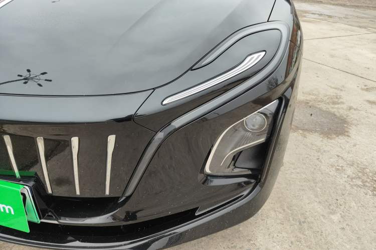 Used Hongqi E-QM5 2022 431 km Charge & Enjoy Edition
