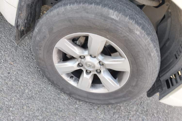 Used Toyota Prado  Right Front Wheel Hub