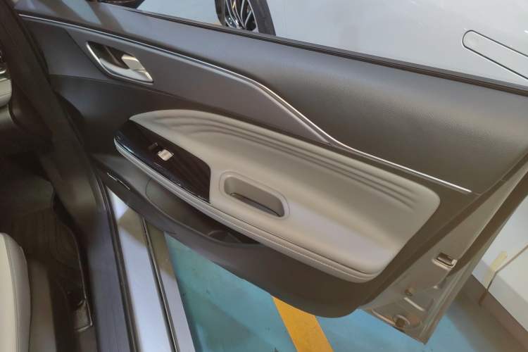 Used AION S Plus 2023 70 Intelligent Edition Lithium Iron Phosphate
