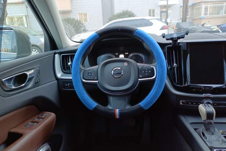 Used Volvo XC60 2019 T5 4x4 Smart Edition China V Standard