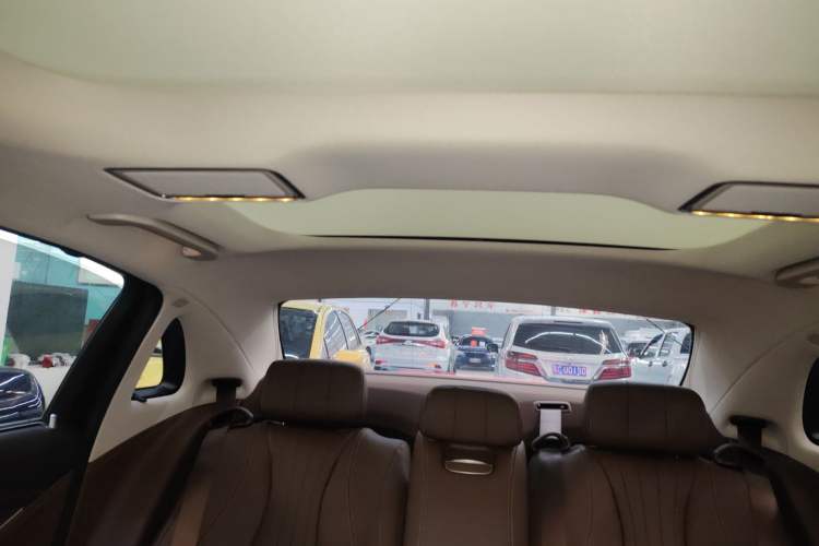 Used Mercedes-Benz E-Class 2022 Second Facelift E 300 L Luxury Edition
