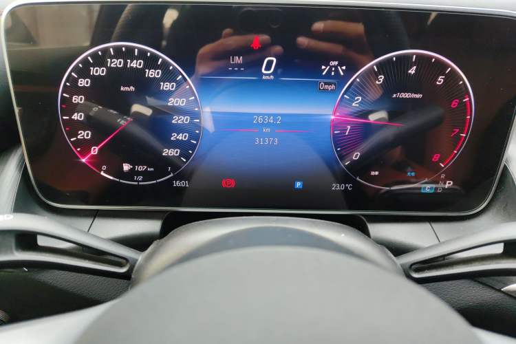 Used Mercedes-Benz GLC 2023 Facelift GLC 260 L 4MATIC Luxury Version 5 Seats Instrument Cluster