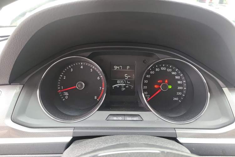 Used Volkswagen Bora 2016 1.6L Automatic Fashion Model Instrument Cluster