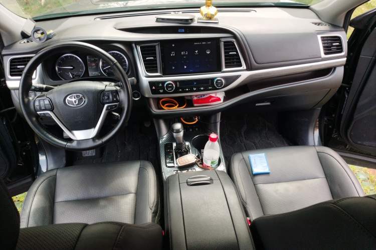 Used Toyota Highlander 2018 2.0T Four-Wheel Drive Ultimate Edition 7-Seater Emission Standard China V Audio And AC Panel