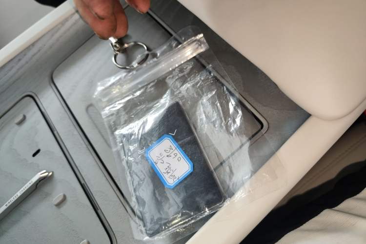 Used Avatr 12 2024 700 Three-Laser Rear-Wheel Drive Luxury Edition Vehicle Key