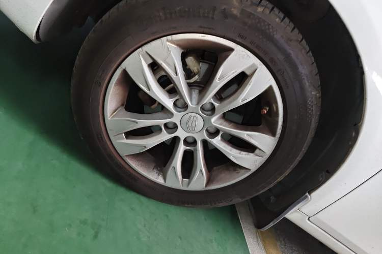 Used Geely Auto Emgrand 2016 Sedan 1.5L CVT Upward Version Left Front Wheel Hub
