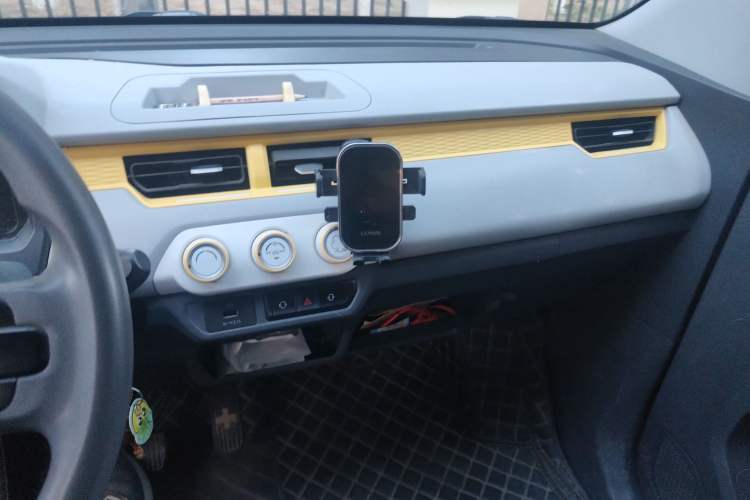 Used Chery QQ Ice Cream 2022 120km Milkshake Phosphate Lithium-Iron
