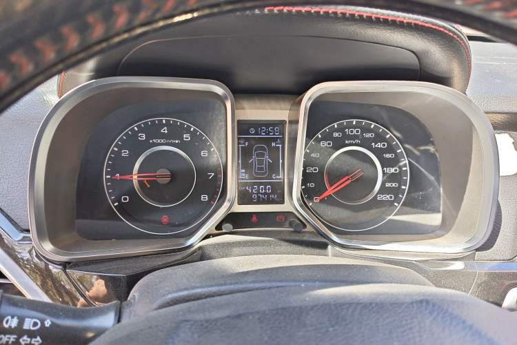 Used Zotye Domy X5 2015 1.5T Manual Luxury Version China IV Standard Instrument Cluster