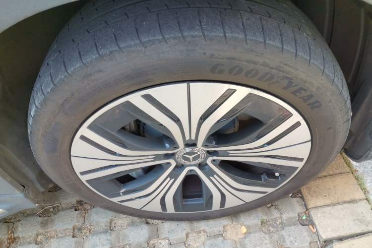 Used Mercedes-Benz EQE SUV 2024 350 4MATIC Luxury Edition Right Front Wheel Hub