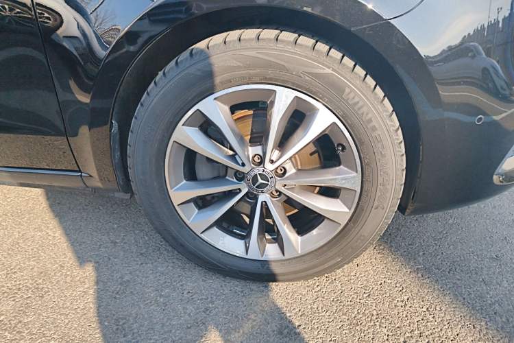 Used Mercedes-Benz V-Class 2021 V 260 Avantgarde Edition