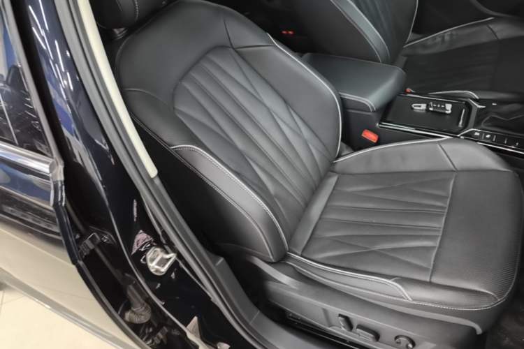 Used Volkswagen Passat 2023 330TSI Starry Luxury Edition
