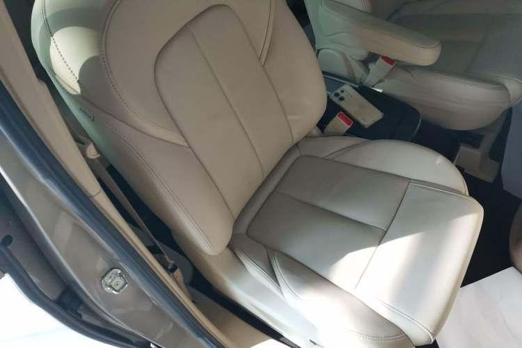 Used Buick GL8 2022 ES Landtrek 653T Luxury Edition
