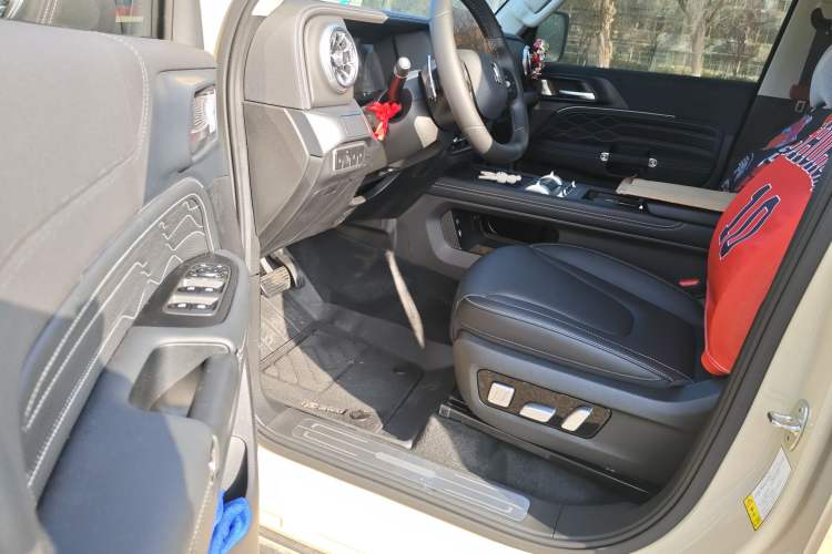 Used Tank 300 New Energy 2025 Hi4-T