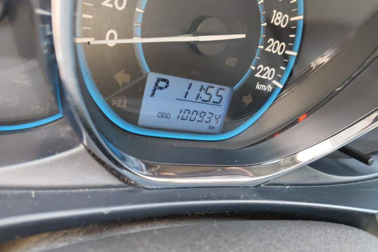 Used Toyota Vios 2014 1.5L Automatic ZhiZhen Edition Odometer Close Up