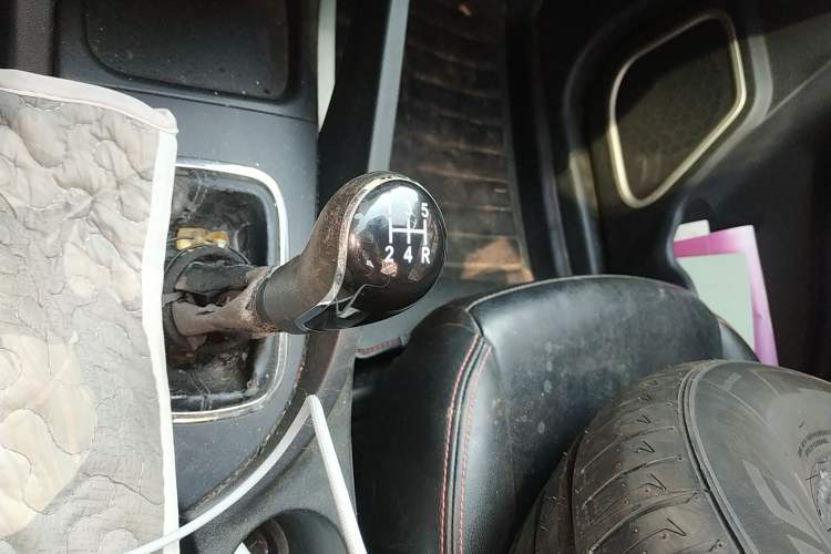 Used CHANGAN CS35 2014 1.6L Manual Luxury Model China IV Standard
