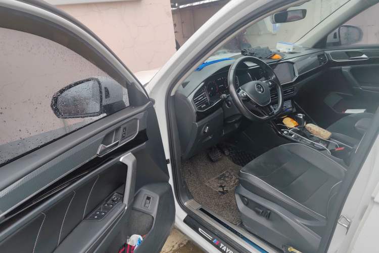 Used Volkswagen Tayron 2020 330TSI Two-Wheel Drive Luxury Connected Pro Edition Driver Seat