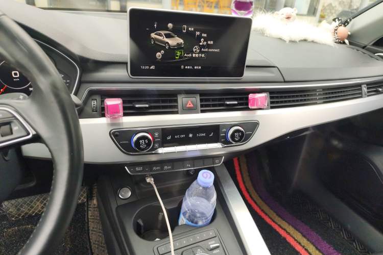 Used Audi A4L 2018 30th Anniversary Edition 40 TFSI Fashion Model Audio And AC Panel