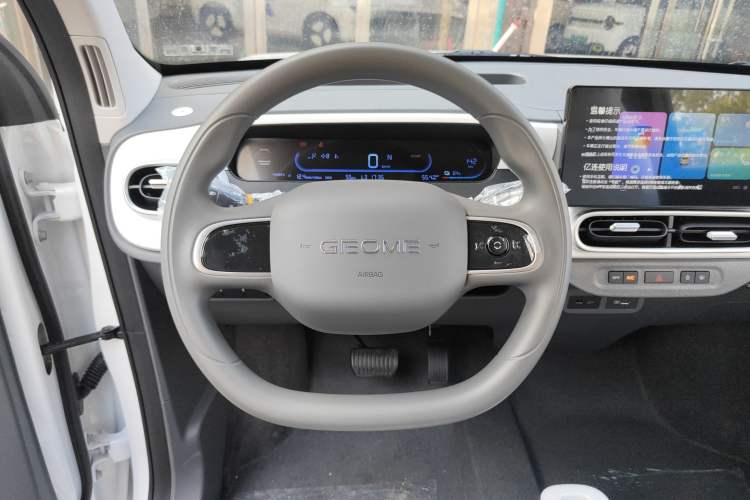 Used Geely Auto Panda 2025 210 km – Yuanqi Bear
