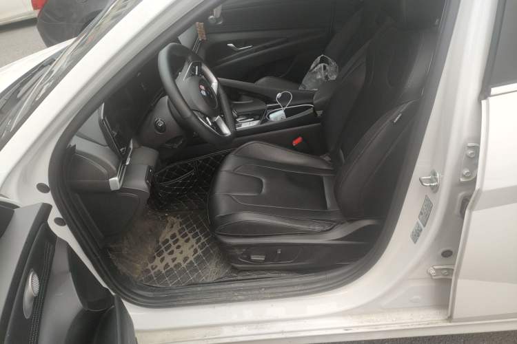 Used Hyundai Elantra 2022 1.5L CVT LUX Prestige Edition
