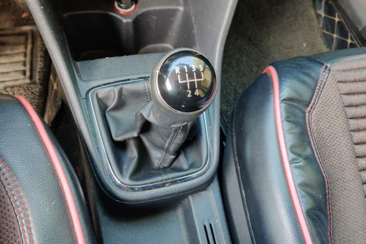 Used Volkswagen Jetta 2015 Zhuihui Edition 1.6L Manual Comfort Model
