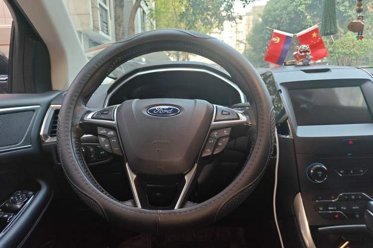 Used Ford Edge 2018 EcoBoost 245 Two-Wheel-Drive Titanium 7-Seater China V Standard
