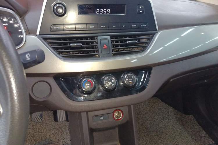 Used Baojun 310W 2017 1.5L Manual Comfort Version China V
