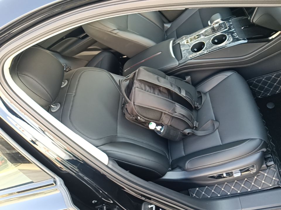 Hongqi HS3 PHEV 2025 Model 117km Jingwei Edition — снимка 19