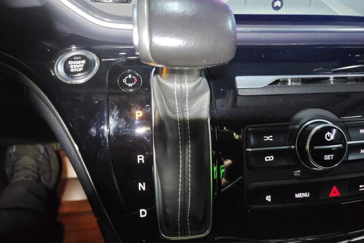 Used GAC Trumpchi M8 2020 Flagship Model 390T Deluxe Edition Gear Lever