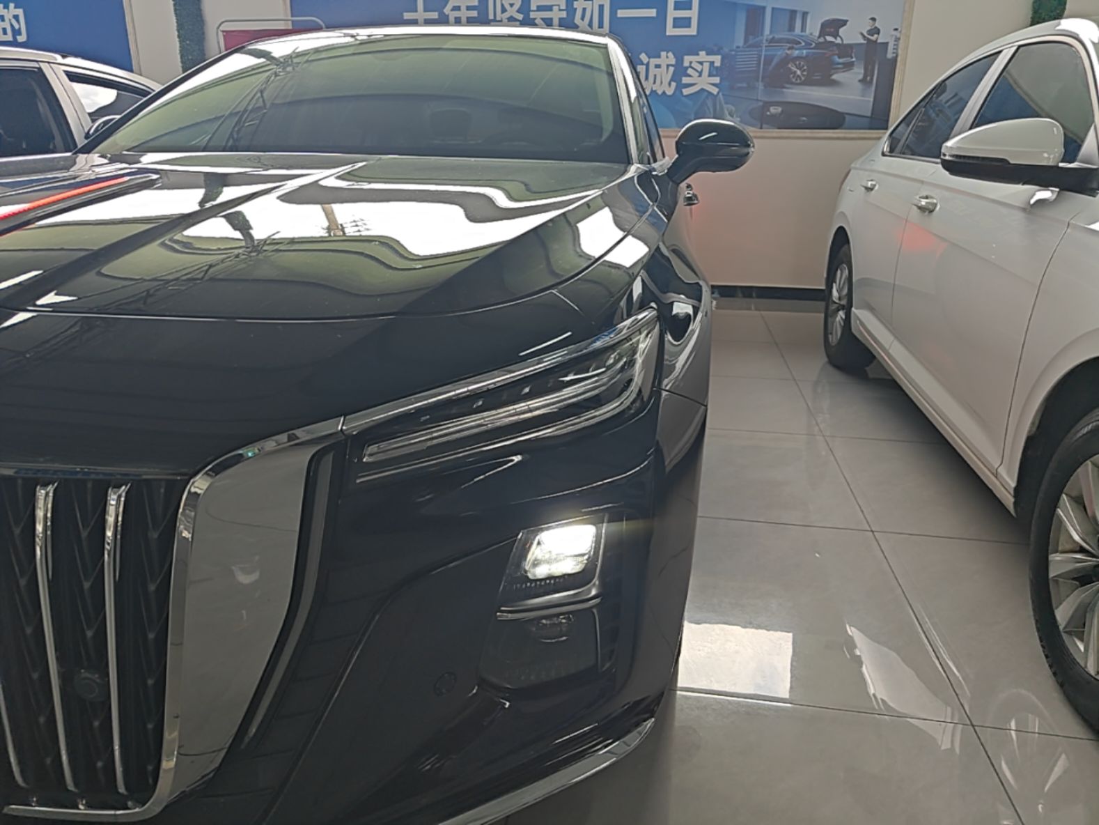 Hongqi H5 2024 1.5T DCT Smart Connect Flagship Edition - Chinese Trim Yun — снимка 8