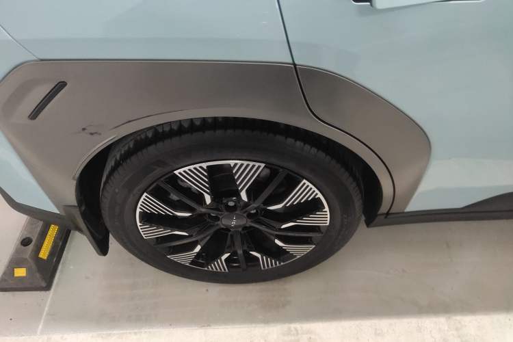 Used AION Y 2022 70 Tech Edition Lithium Iron Phosphate