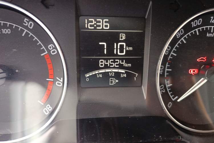 Used Skoda Rapid Spaceback 2016 Revised 1.6L Manual Chuanxing Edition Odometer Close Up