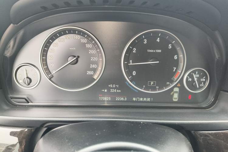 Used BMW 5 Series 2014 525Li Leading Model