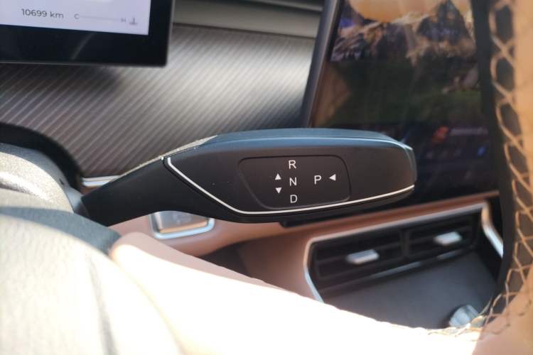 Used Chery Tiggo 8 L 2024 2.0T Two-Wheel Drive Prestige Version 5 Seats