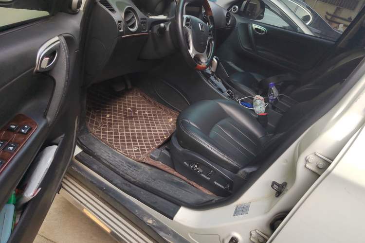 Used Luxgen Great 7 SUV 2015 2.2T Two-Wheel-Drive ZhiZun Version
