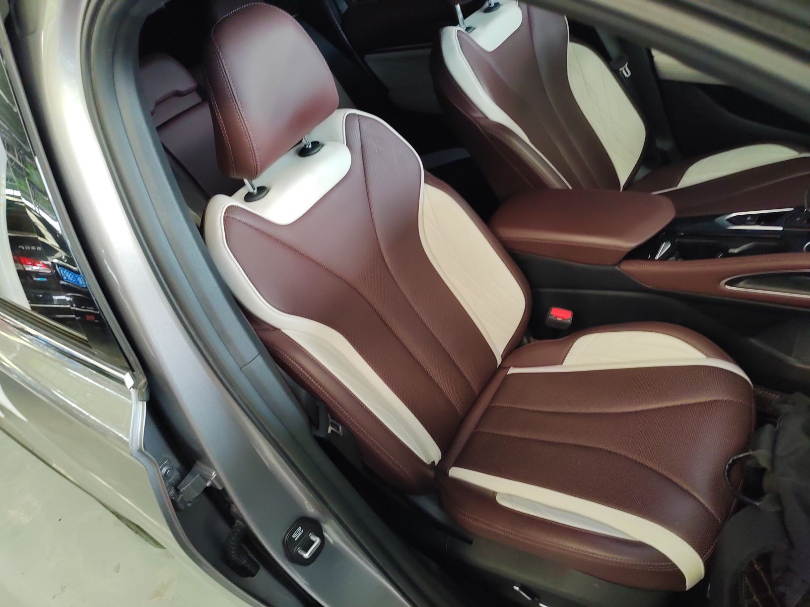 Geely Auto Monjaro L 2021 2.0TD DCT EVO Two-Wheel Drive Smart Luxury Version — снимка 19