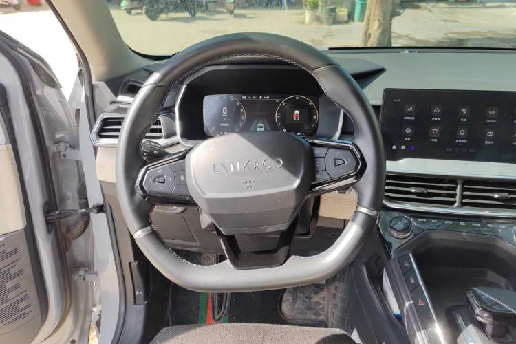 Used Lynk & Co 06 EM-P 2022 PHEV 84 km Range Pro Version
