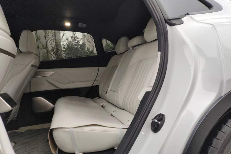 Used ONVO L60 2024 60 kWh Rear-Drive Version