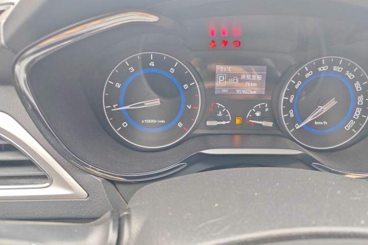 Used CHANGAN Alsvin V7 2015 1.6L Automatic Enjoyment Model China IV Standard Odometer Close Up
