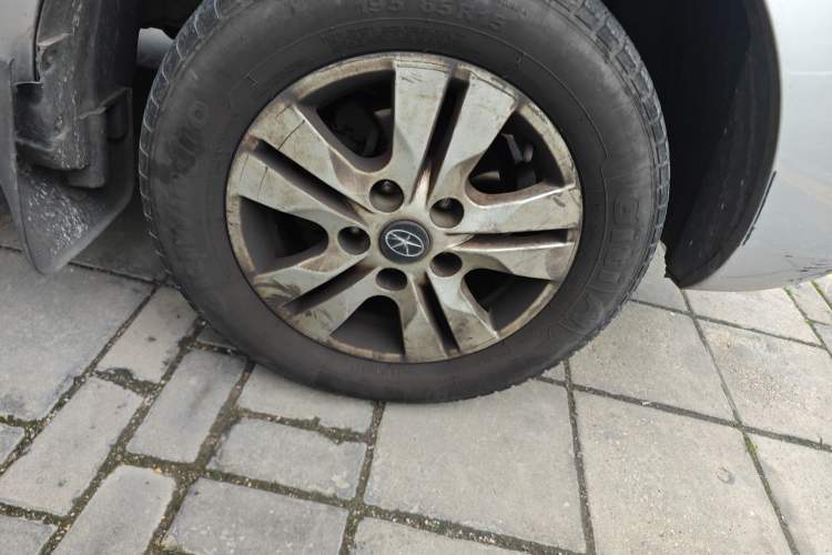 Used JAC Refine M3 2015 Maker Edition 1.6L Luxury Version Right Front Wheel Hub