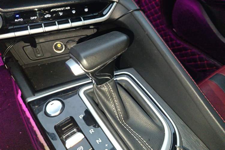 Used CHANGAN Eado 2021 PLUS Blue Whale NE 1.4T GDI DCT Prestige Model Gear Lever