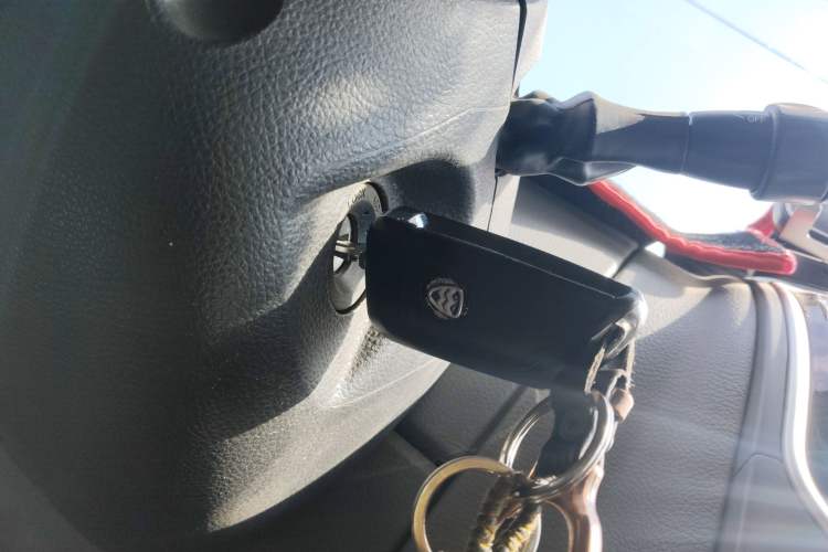 Used SAIC MAXUS Xintu V80 2021 2.0T Manual Classic Aoyuntong Long Wheelbase Mid-Roof 6/7/8/9-Seater Vehicle Key