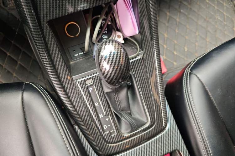 Used Hyundai Elantra (5th Generation / Langdong) 2016 1.6L Automatic Smart Version Gear Lever