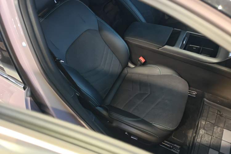 Used Geely Galaxy L6 2024 125km Creative Edition