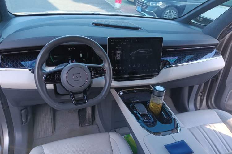 Used Zeekr 009 2022 WE Edition
