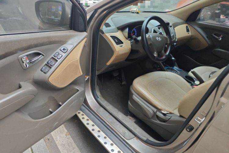 Used Hyundai ix35 2012 2.0L Automatic Two-Wheel Drive New Edition GL
