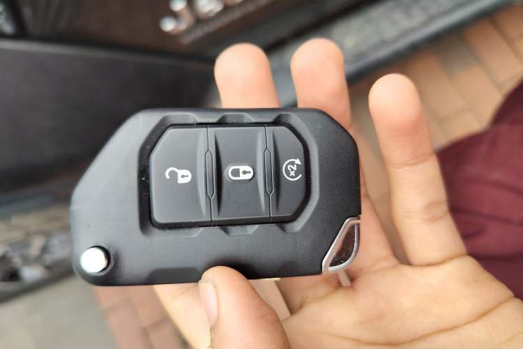 Used Jeep Wrangler 2024 2.0T Sahara Four-Door Edition Vehicle Key